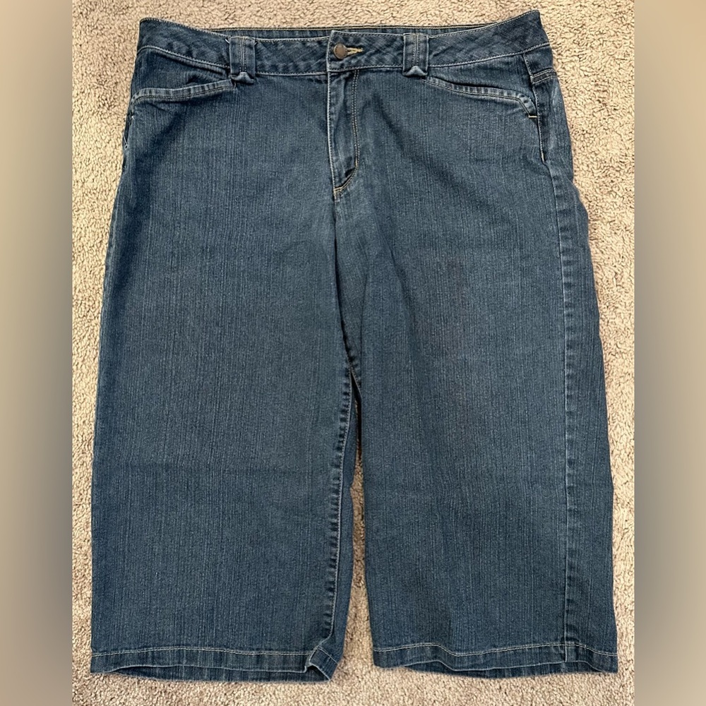 Wide leg stretch denim capri